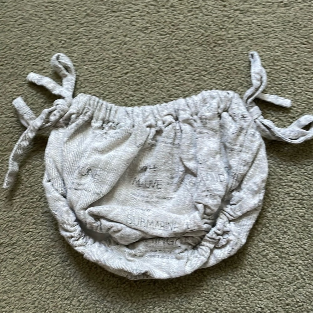 Yellow pelota bloomers